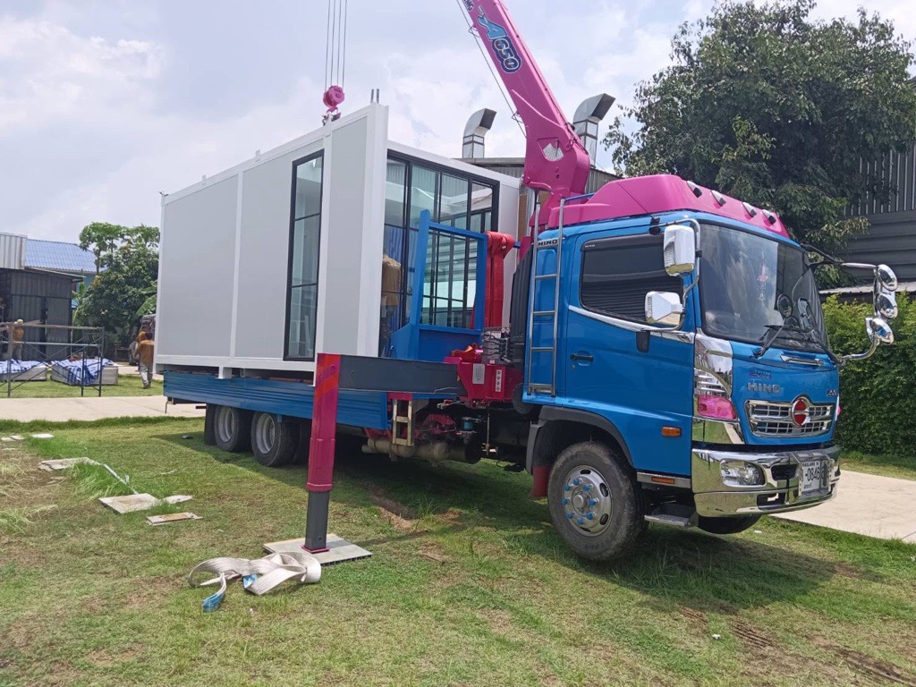 บริการด้วยรถเฮี๊ยบ 6 ล้อลิฟต์ท้ายยกย้ายของหนักได้ด้วยเครนยก บริการด้วยรถเฮี๊ยบ 6 ล้อลิฟต์ท้ายยกย้ายของหนักได้ด้วยเครนยก